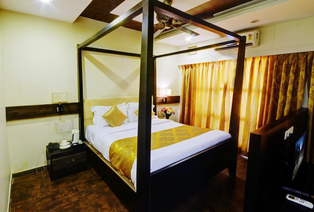 Resort De Crossroads Calangute Exterior photo