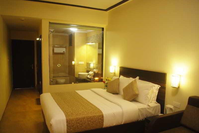 Resort De Crossroads Calangute Exterior photo