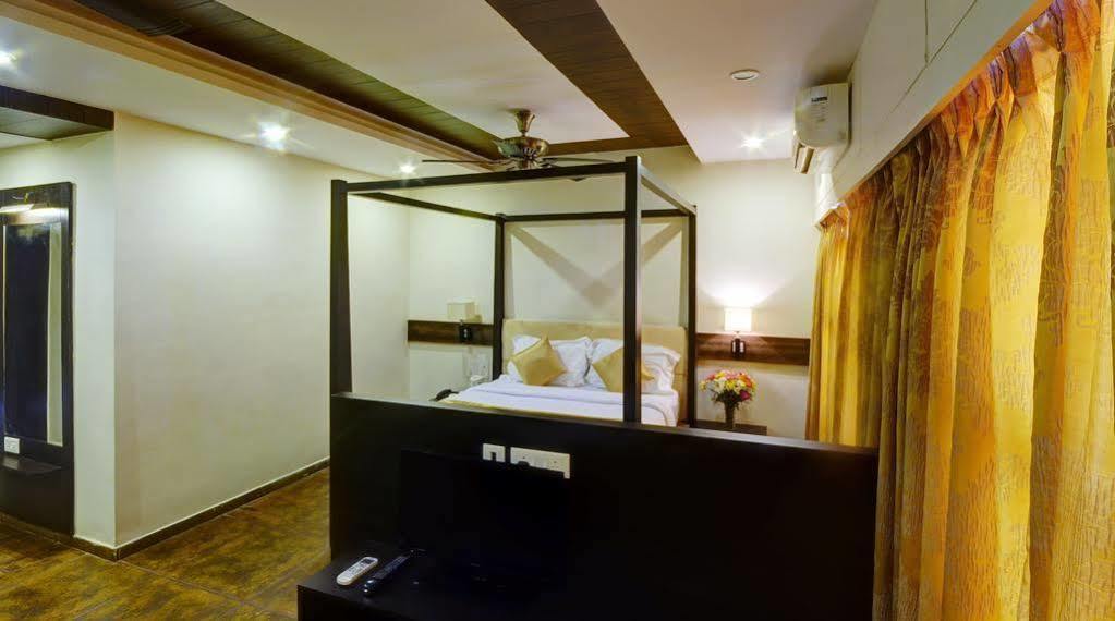 Resort De Crossroads Calangute Exterior photo
