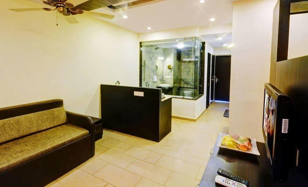 Resort De Crossroads Calangute Exterior photo